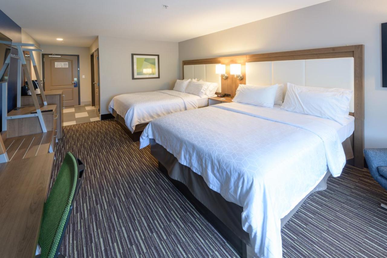 Holiday Inn Express & Suites Jamestown By Ihg Room photo